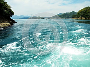 The dynamic whirling tides near Noshima Island (èƒ½å³¶æ°´è»æ½®æµä½“é¨“) in Seto Inland Sea, JAPAN